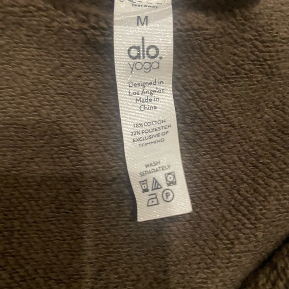 Alo yoga cropped button up sweatshirt. Boxy fit. - Picture 6 of 7